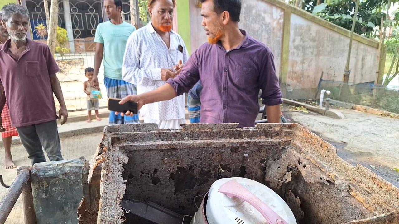 কদমতলায় ৭০০ টাকায় বিক্রি হল রাজ আমলের সিন্ধুক